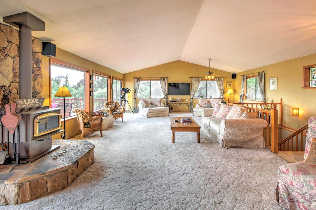 Spacious Kelseyville Home With Large Lakefront Deck! Exterior photo